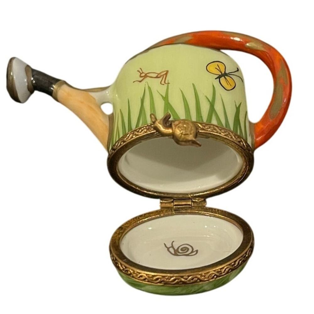 Vintage & Rare Limoges France Porcelain Trinket Box - Garden Watering Can - Picture 2 of 5